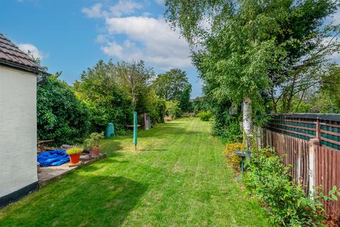 24 Lime Tree Walk, West Wickham, BR4 9ED