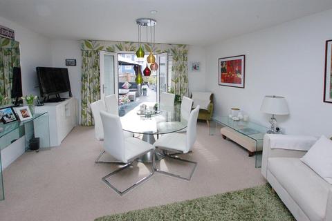 4 bedroom end of terrace house for sale - Crabapple Road, Tonbridge