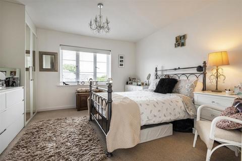 4 bedroom end of terrace house for sale - Crabapple Road, Tonbridge
