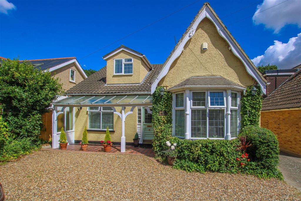 Ingrave Road, Brentwood 4 bed detached house for sale £775,000