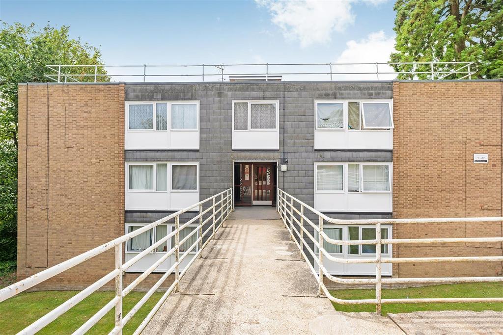 Priory Crescent, Crystal Palace, SE19 2 bed property for sale £240,000