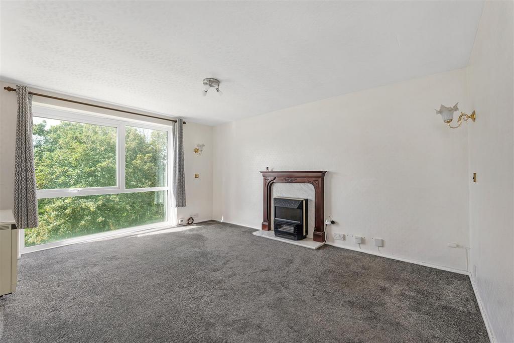 Priory Crescent-1.JPG