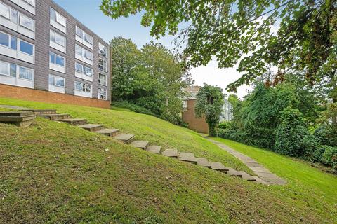 11 Priory Crescent, London, SE19 3ED