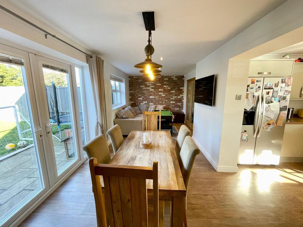 Open Plan Dining / Family Room