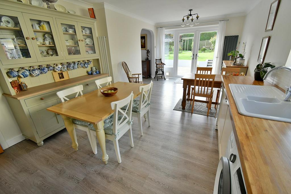 Lydlinch Close, West Parley, Ferndown, BH22 3 bed detached bungalow for