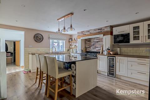 68 Rosemary Close, South Ockendon, RM15 6JH