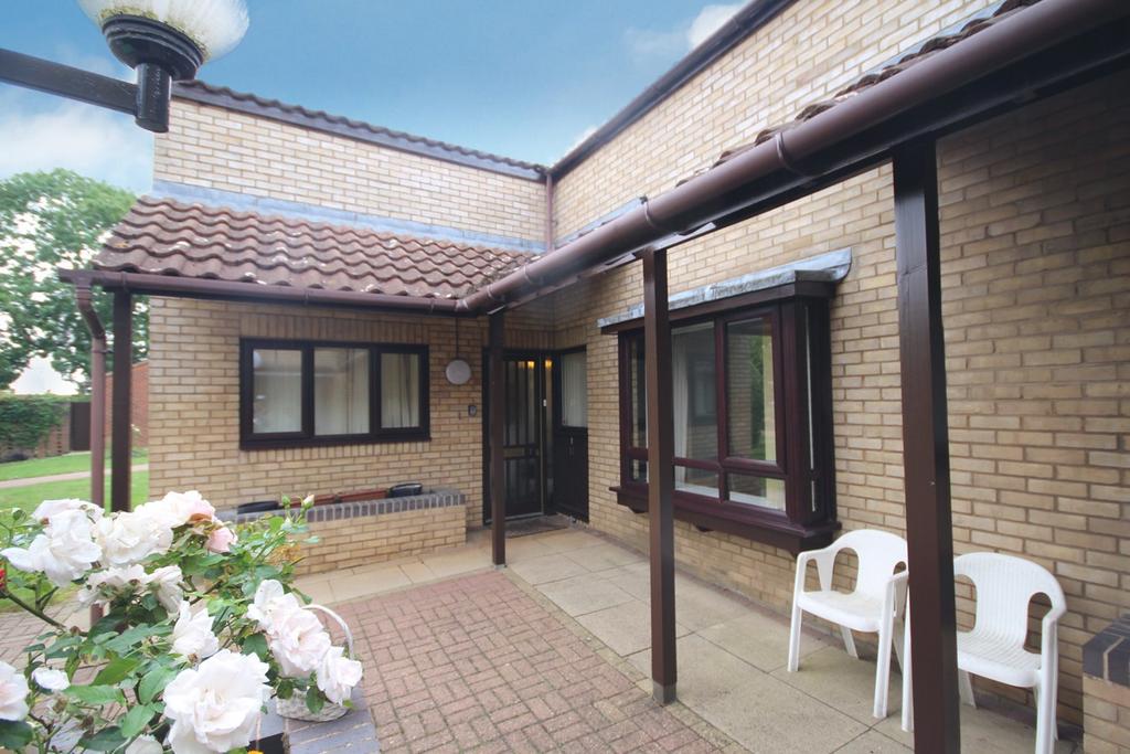 Norton Road, Letchworth Garden City, SG6 2 bed bungalow for sale £330,000