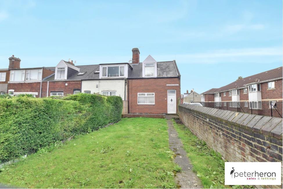 Silksworth Terrace, Silksworth, Sunderland 3 bed end of terrace house