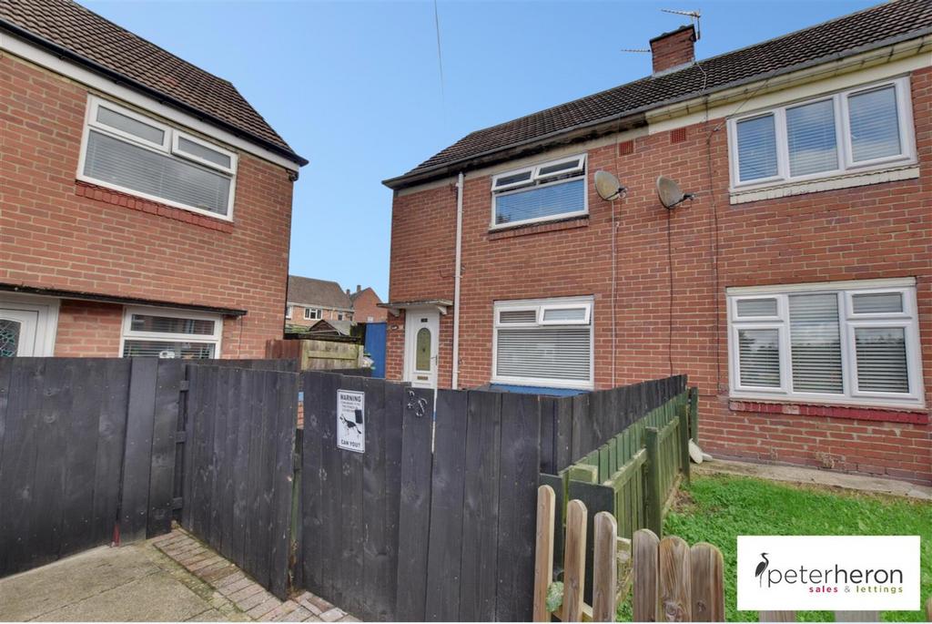 Cranberry Road, Hylton Castle, Sunderland 2 bed semidetached house for