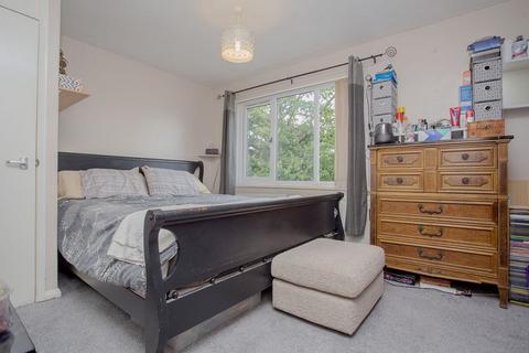 2 Lutton Grove, Peterborough, PE3 7DY