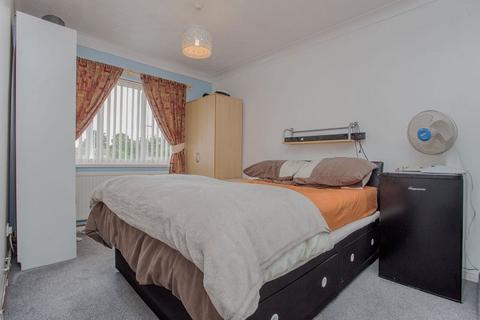 2 Lutton Grove, Peterborough, PE3 7DY