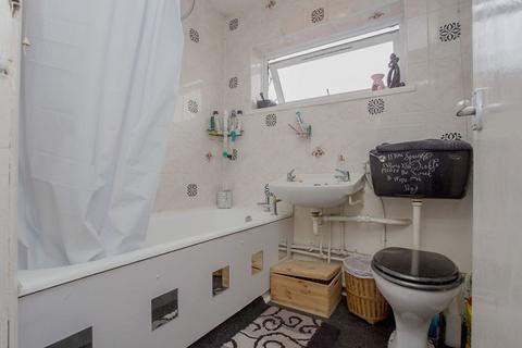 2 Lutton Grove, Peterborough, PE3 7DY