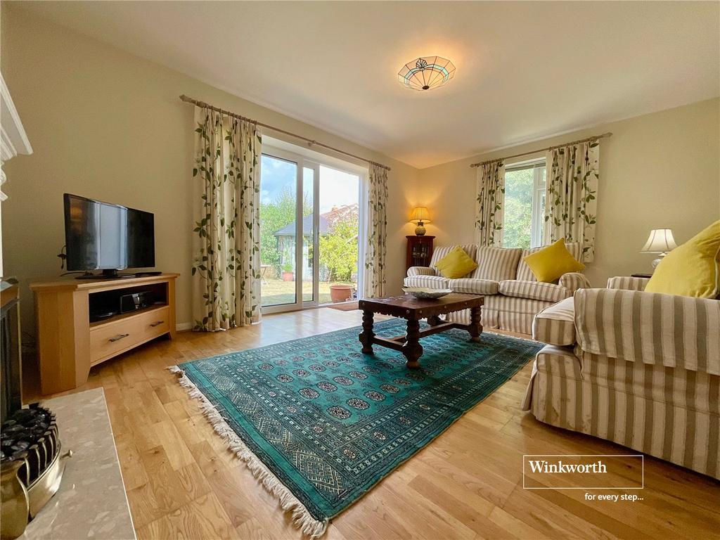 Raven Way, Mudeford, Christchurch, BH23 2 bed bungalow for sale £645,000