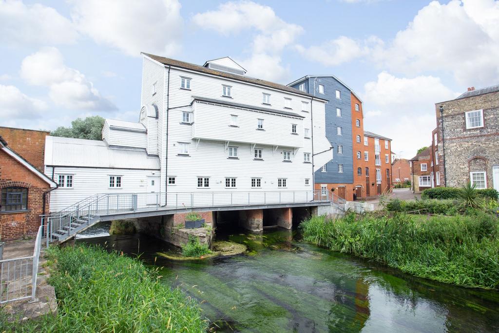 Barton Mill Road, Canterbury, CT1 2 bed flat for sale £220,000