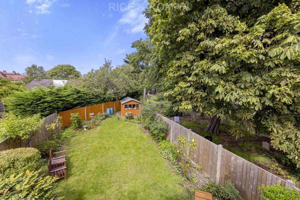 Holly Bush Lane, Hampton TW12 3 bed semidetached house for sale £750,000