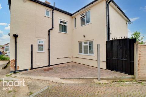 4 bedroom semi-detached house for sale, Milton Close, Hayes