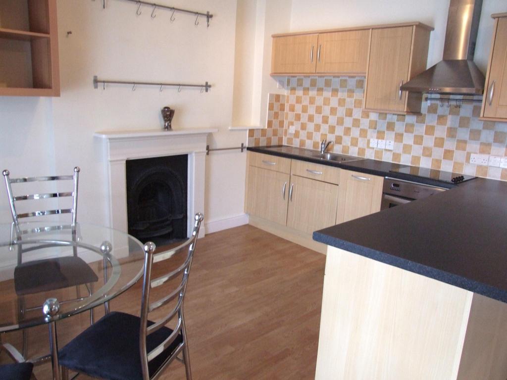 Kitchen/Dining Area