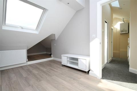 2 bedroom flat to rent, Oaklands Road, Cricklewood