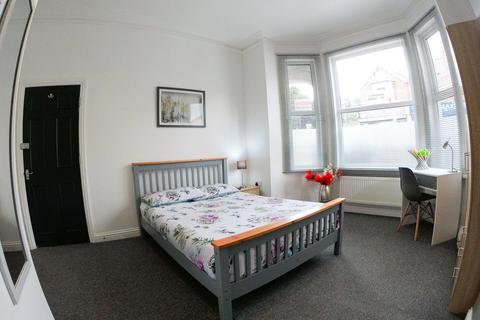 1 bedroom in a house share to rent, 219 Monks Road, Lincoln, Lincolnshire, LN2 5JS