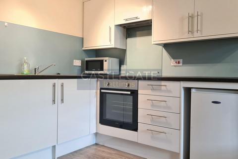 2 bedroom flat to rent, New Street, Huddersfield, HD1 2AX