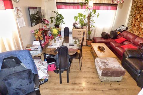 2 bedroom flat for sale, Ash Road, London, E15