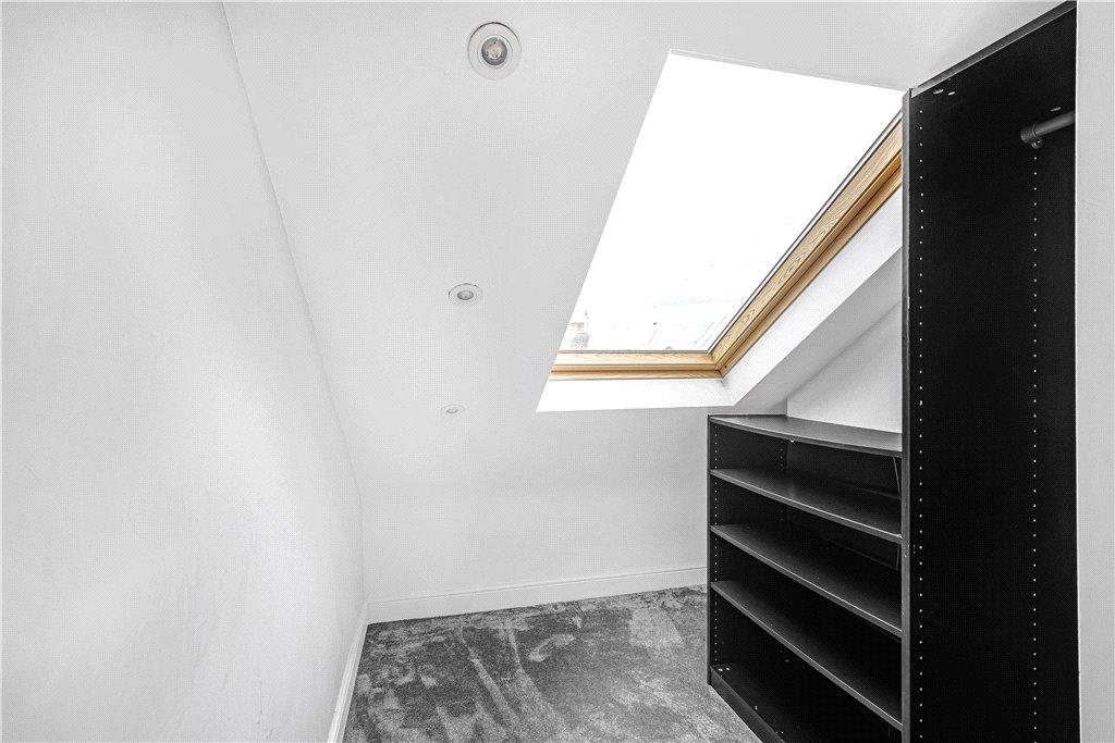 Walk-In Wardrobe