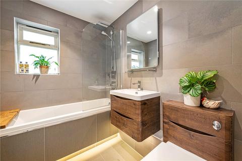 16a Beauchamp Road, London, SW11 1PQ