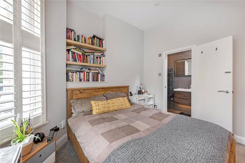 16a Beauchamp Road, London, SW11 1PQ