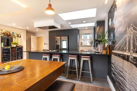 16a Beauchamp Road, London, SW11 1PQ