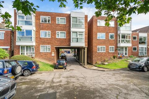 8 Evening Hill, Beckenham, BR3 5UH