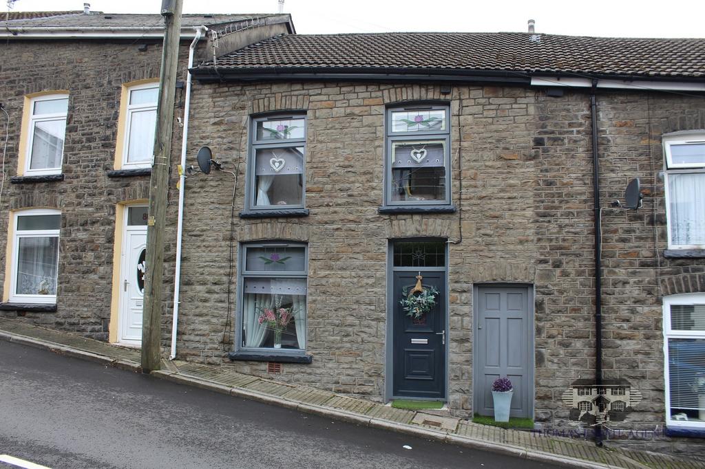Amos Hill, Tonypandy, Rhondda Cynon Taff. CF40 1PP 3 bed terraced house