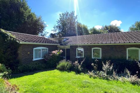 5 bedroom detached bungalow to rent - Ulcombe Hill Ulcombe ME17