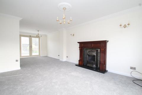 3 bedroom detached house to rent, Wike Ridge Avenue, Shadwell, Leeds, West Yorkshire, LS17