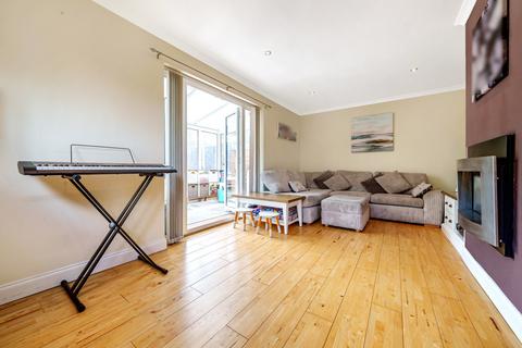 35 Beldham Road, Farnham, GU9 8TW
