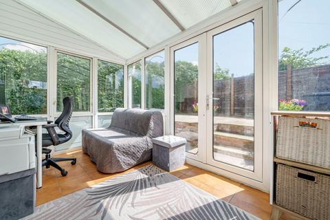 35 Beldham Road, Farnham, GU9 8TW