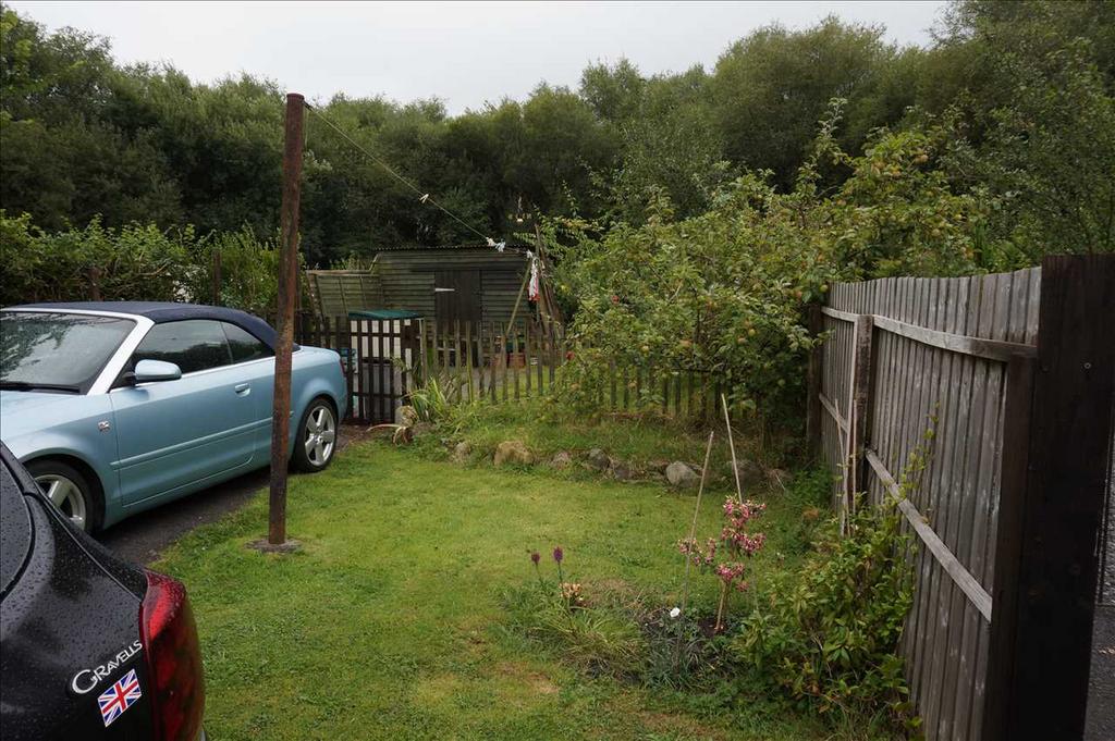Carmarthen Road, CROSS HANDS, Llanelli 3 bed cottage for sale £195,000