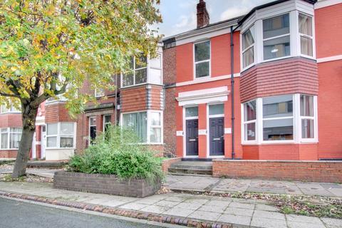 3 bedroom ground floor flat to rent, Grantham Road, Newcastle Upon Tyne