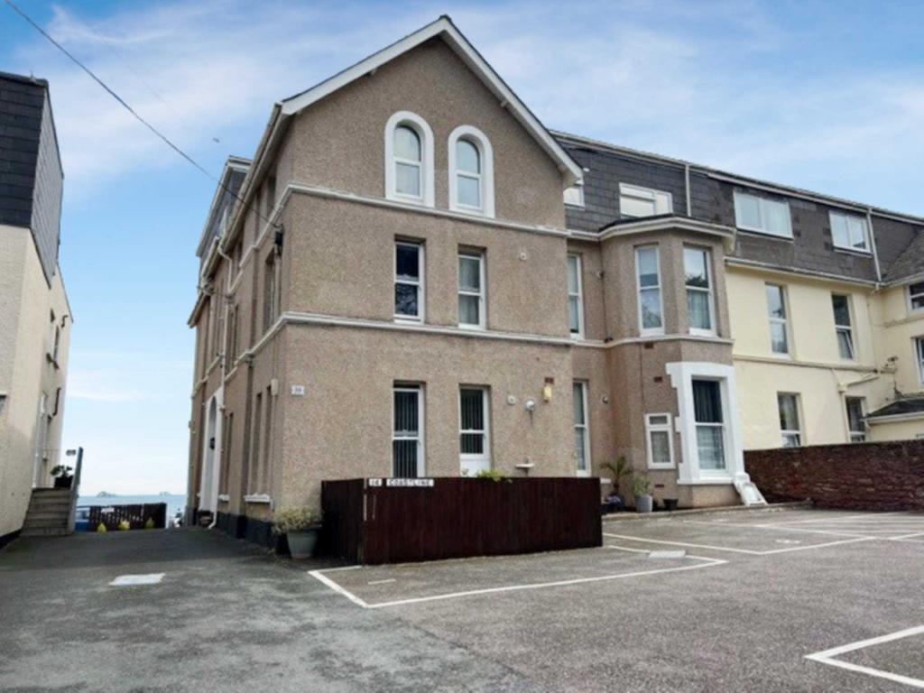 Cleveland Road, Paignton TQ4 1 bed apartment for sale £125,000