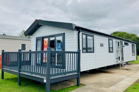 2 bedroom lodge for sale - Broadland Sands Holiday Park, Corton NR32