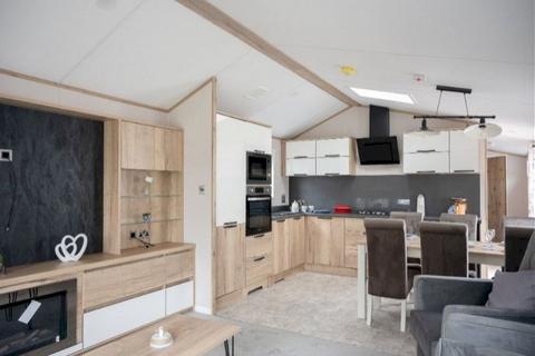 2 bedroom lodge for sale - Broadland Sands Holiday Park, Corton NR32