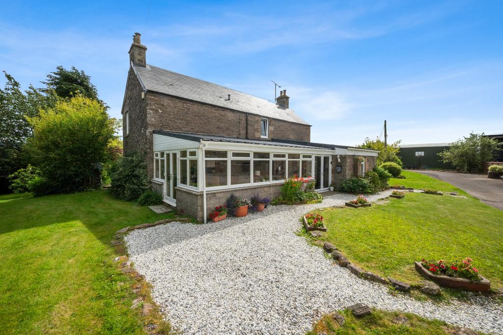 Maidenplain Farmhouse, Auchterarder, Perthshire, PH3 1HJ 4 bed farm