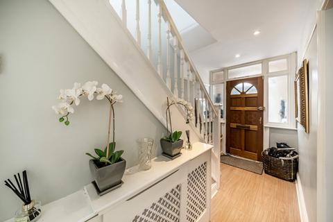 1 Sheepfold Road, Guildford, GU2 9TS