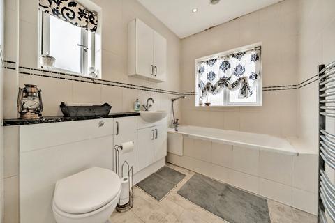 1 Sheepfold Road, Guildford, GU2 9TS
