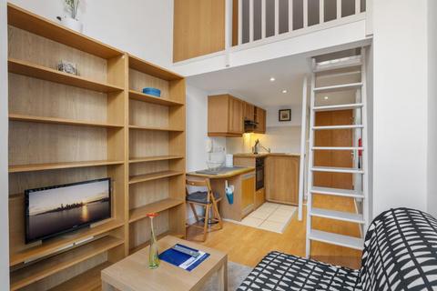 Studio to rent, Fairholme Road, West Kensington, London W14