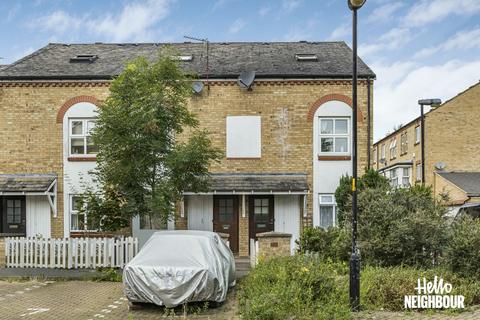 2 bedroom maisonette to rent, Wordsworth Road, London, SE1
