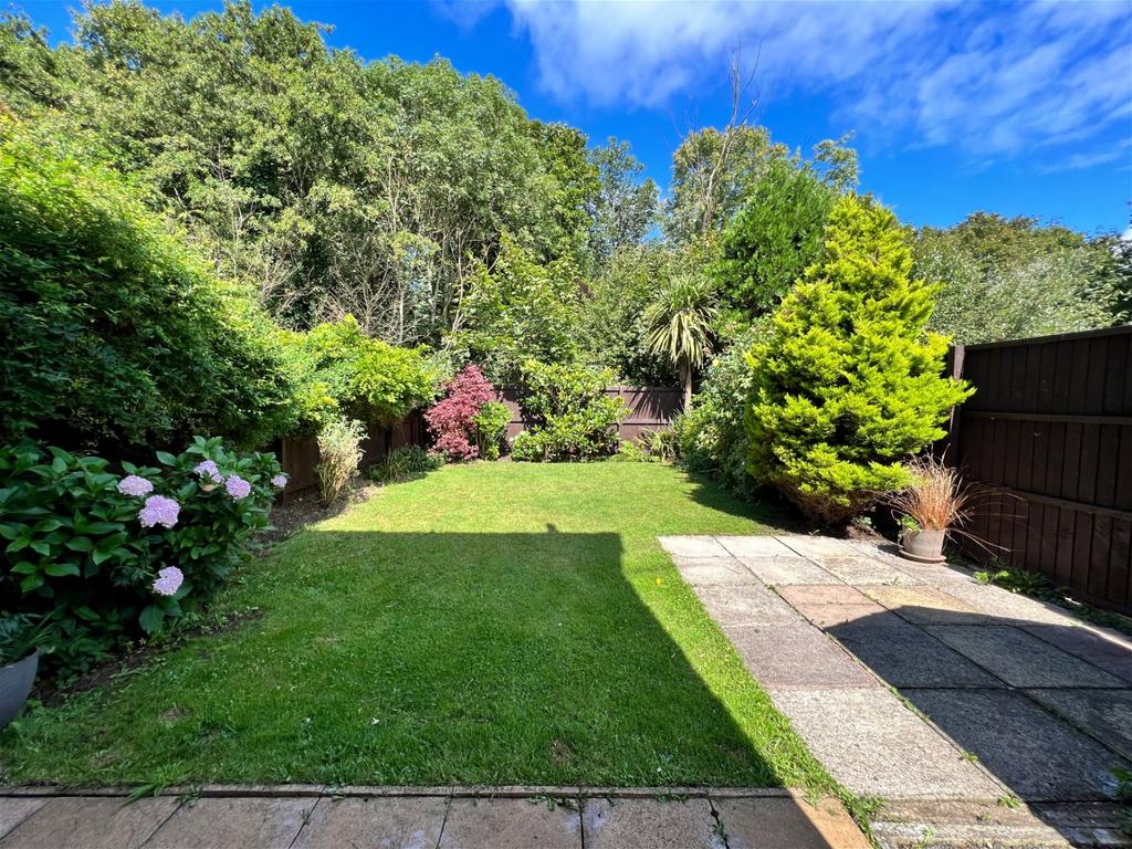 Kings Meadow, Ainsdale, Southport, PR8 3QD 2 bed semidetached house to