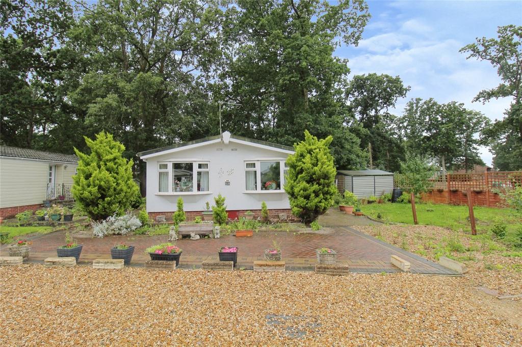 Trowbridge Lodge Park, Trowbridge 3 bed detached house for sale £150,000