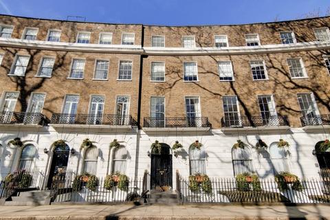 Studio to rent, Cartwright Gardens, Bloomsbury, London, WC1H