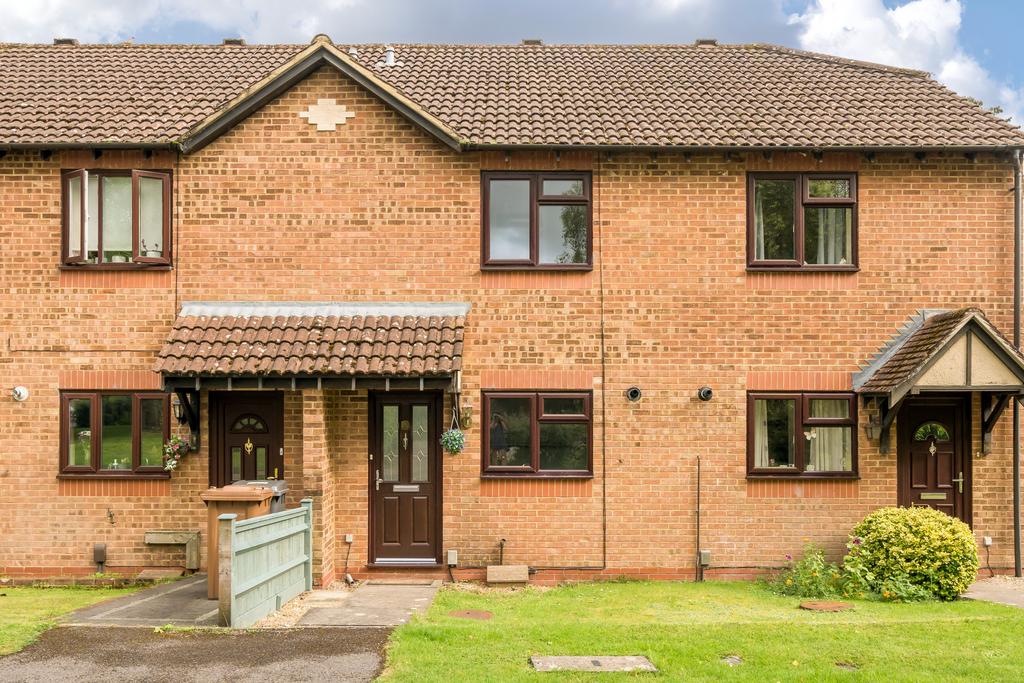 Spruce Close, Andover, Andover, SP10 2 bed terraced house for sale £