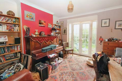 3 bedroom semi-detached house for sale - Stanley Grove, High Heaton, Newcastle upon Tyne, Tyne and Wear, NE7 7RA
